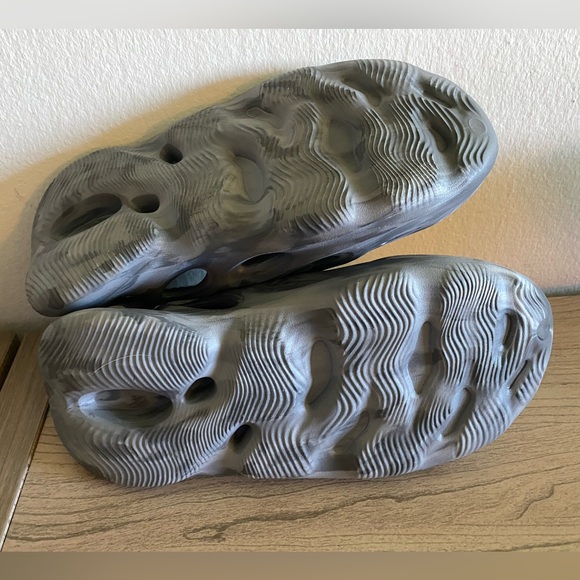 Yeezy foam runner Mx Granite Sz8 - Picture 4 of 8